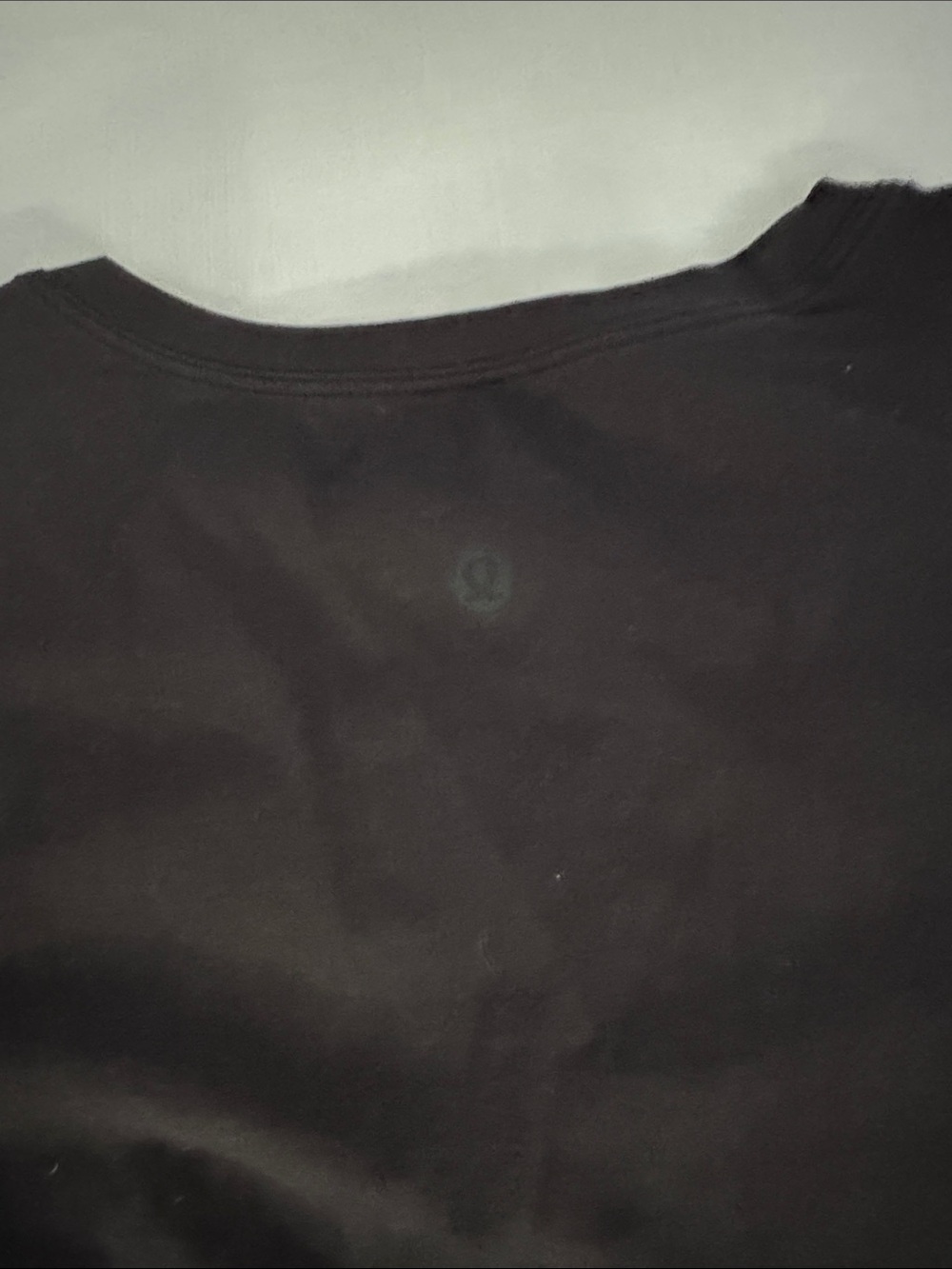 Lululemon all yours cropped tee shirt - Picture 3 of 3
